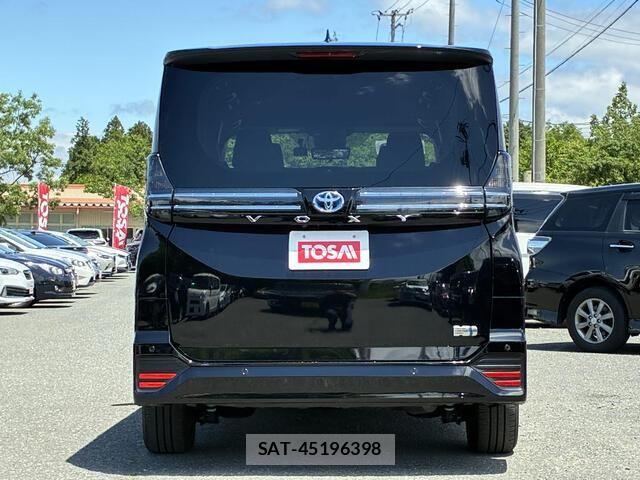 Toyota VOXY HYBRID 2024-09 7790006-24