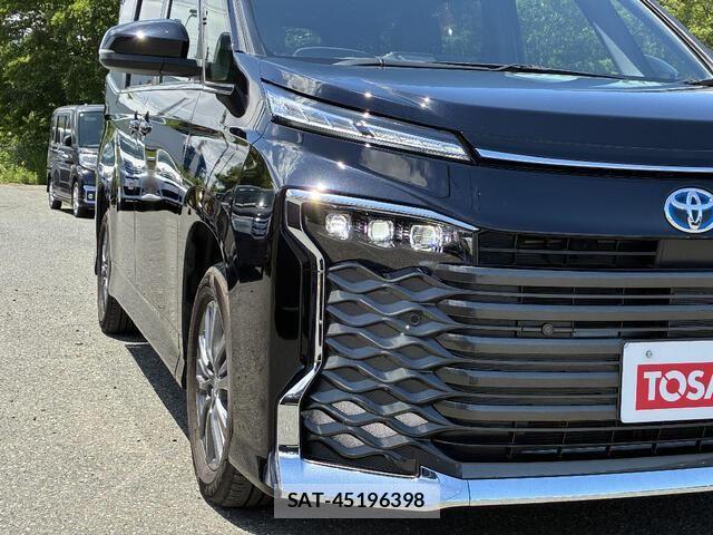 Toyota VOXY HYBRID 2024-09 7790006-27