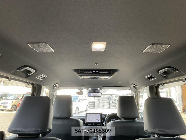 Toyota VOXY HYBRID 2022-09 7880159-12