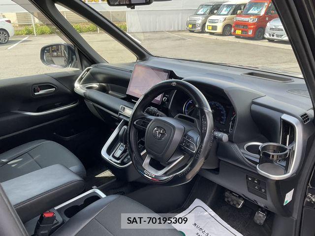 Toyota VOXY HYBRID 2022-09 7880159-13