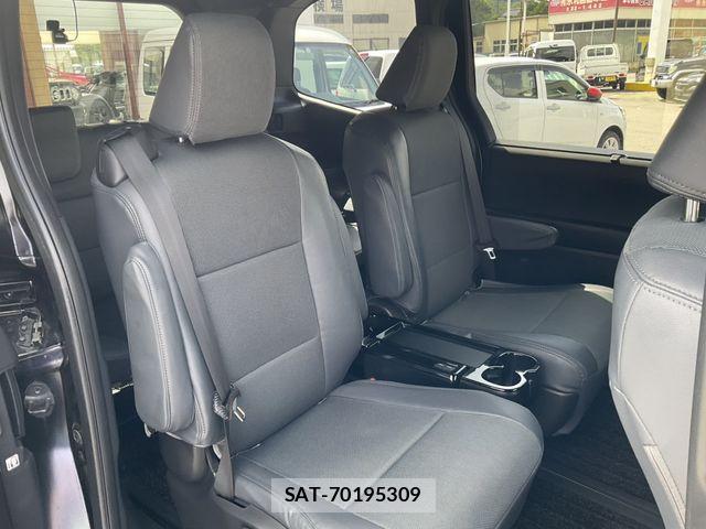 Toyota VOXY HYBRID 2022-09 7880159-15