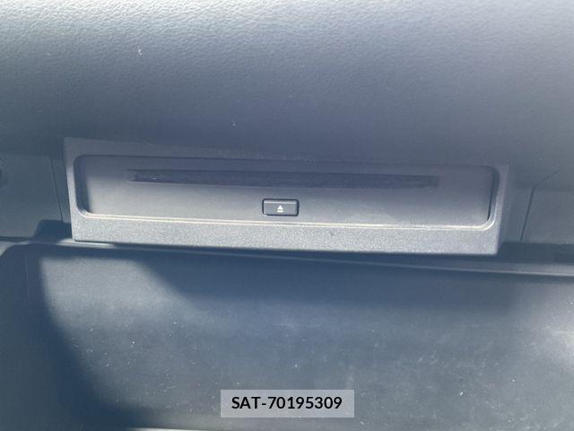 Toyota VOXY HYBRID 2022-09 7880159-25