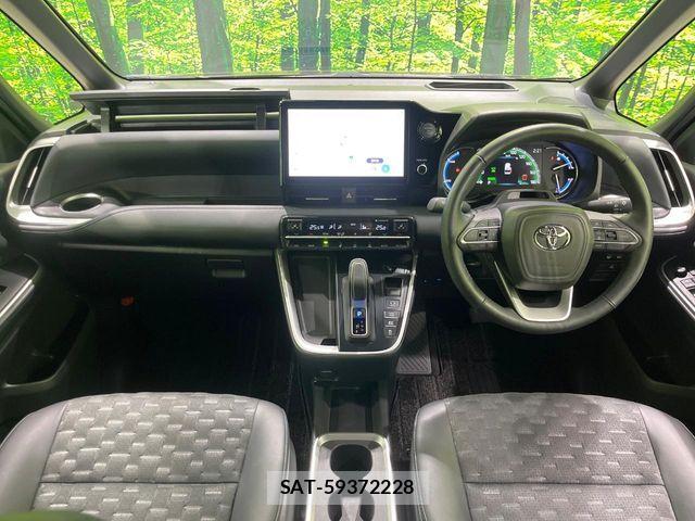 Toyota VOXY HYBRID 2024-06 7880158-1