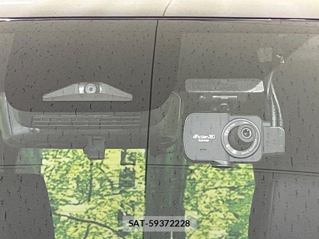 Toyota VOXY HYBRID 2024-06 7880158-2