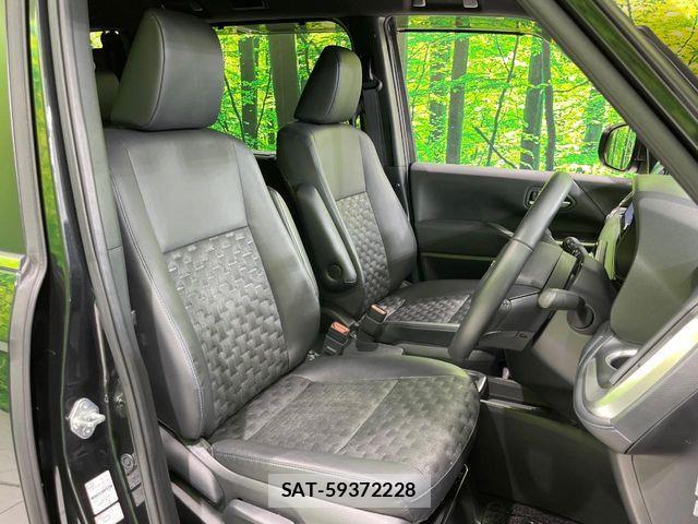 Toyota VOXY HYBRID 2024-06 7880158-7