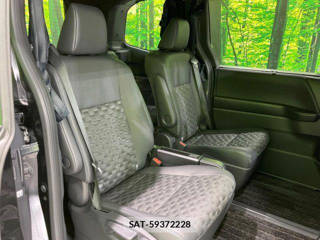 Toyota VOXY HYBRID 2024-06 7880158-8