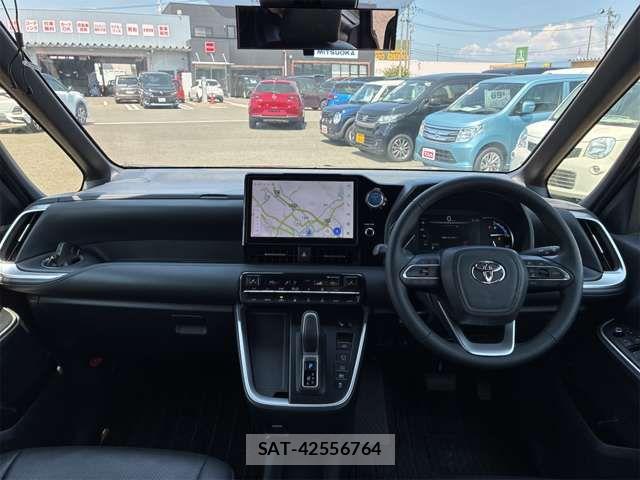 Toyota VOXY HYBRID 2023-06 7964190-4