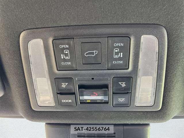 Toyota VOXY HYBRID 2023-06 7964190-5