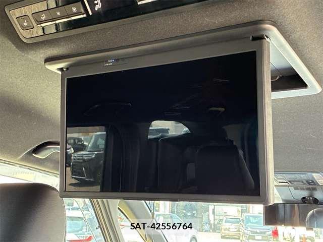 Toyota VOXY HYBRID 2023-06 7964190-6