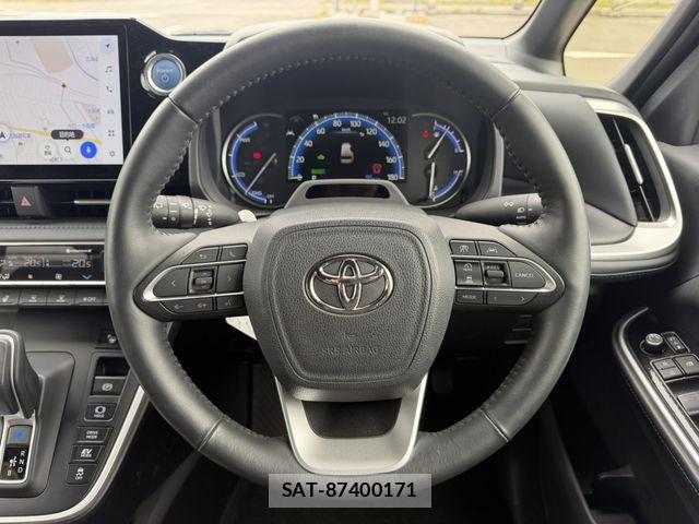 Toyota VOXY HYBRID 2022-09 8038877-16