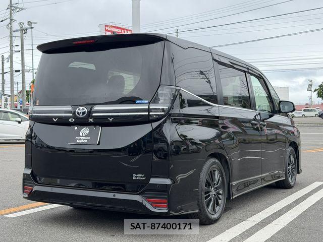 Toyota VOXY HYBRID 2022-09 8038877-1