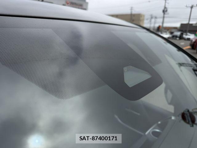 Toyota VOXY HYBRID 2022-09 8038877-28