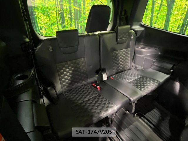 Toyota VOXY HYBRID 2023-03 8038874-9