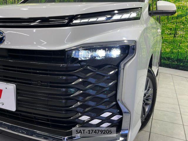 Toyota VOXY HYBRID 2023-03 8038874-12