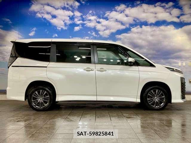 Toyota VOXY HYBRID 2022-03 8075992-14