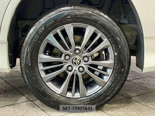 Toyota VOXY HYBRID 2022-03 8075992-2