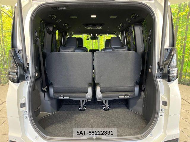 Toyota VOXY HYBRID 2022-06 8075991-10