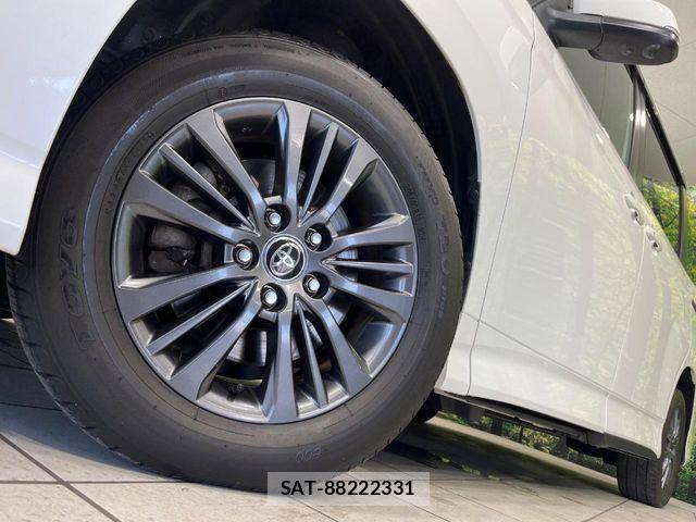 Toyota VOXY HYBRID 2022-06 8075991-13