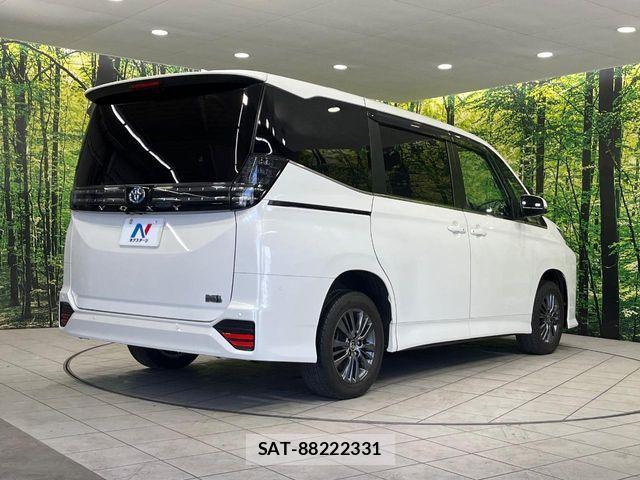 Toyota VOXY HYBRID 2022-06 8075991-17