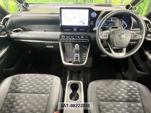 Toyota VOXY HYBRID 2022-06 8075991-1