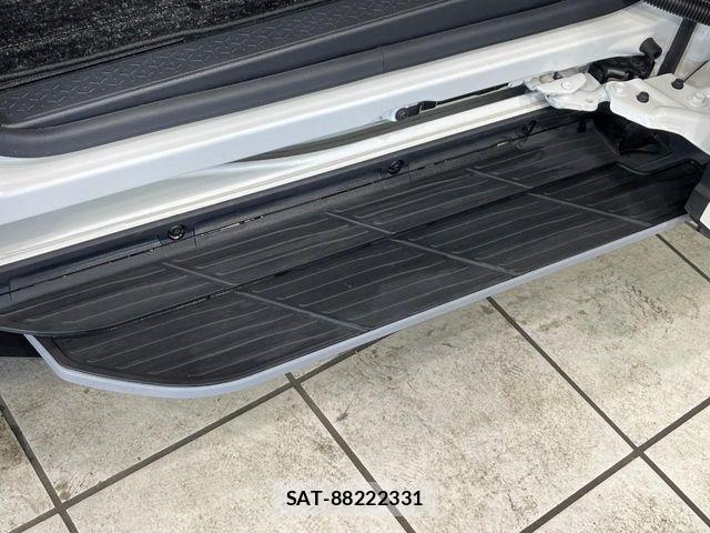 Toyota VOXY HYBRID 2022-06 8075991-5