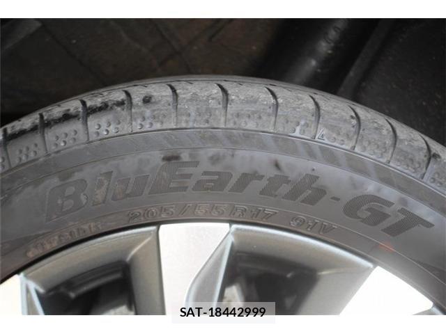 Toyota VOXY HYBRID 2022-06 8075993-19