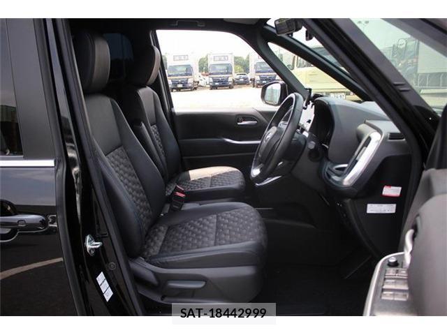 Toyota VOXY HYBRID 2022-06 8075993-20