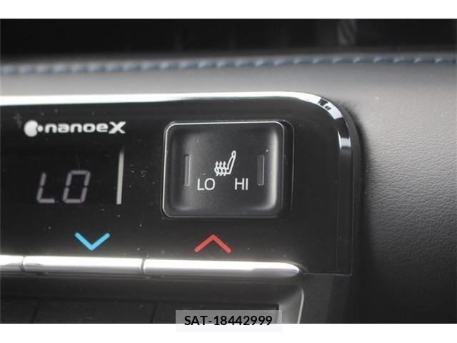 Toyota VOXY HYBRID 2022-06 8075993-6