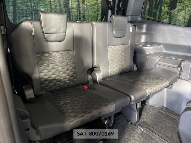 Toyota VOXY HYBRID 2025-02 8075990-9