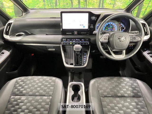 Toyota VOXY HYBRID 2025-02 8075990-1
