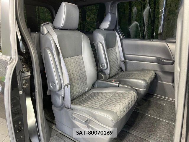 Toyota VOXY HYBRID 2025-02 8075990-8