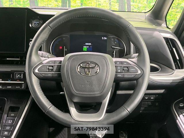 Toyota VOXY HYBRID 2024-11 8075989-11