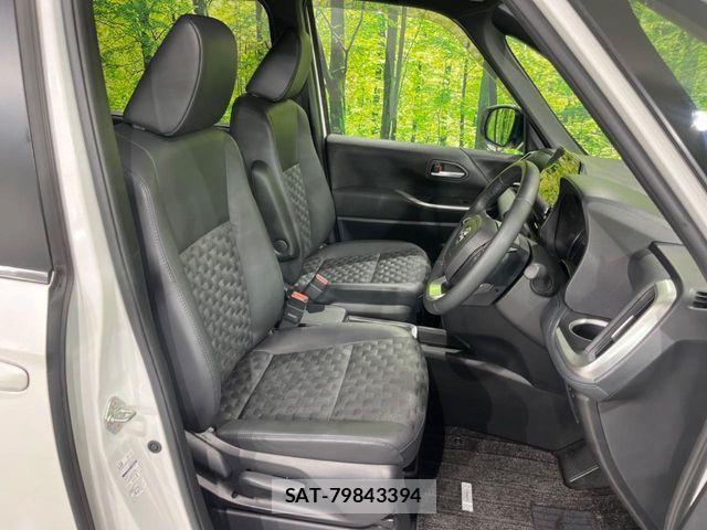 Toyota VOXY HYBRID 2024-11 8075989-7