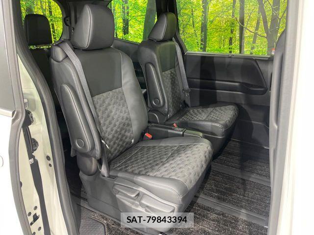 Toyota VOXY HYBRID 2024-11 8075989-8