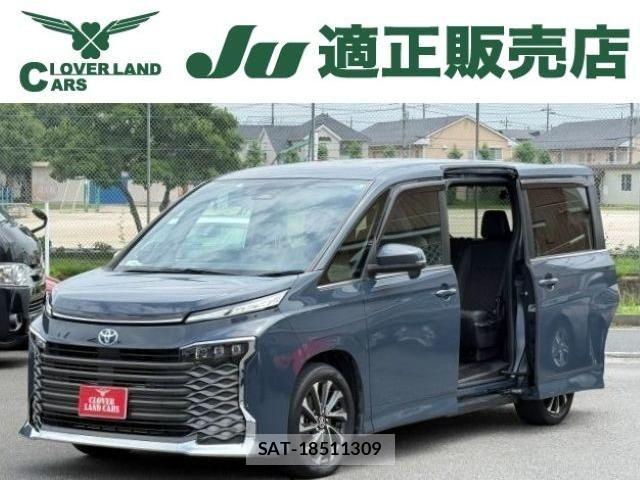 Toyota VOXY HYBRID 2023-01 8102367-0