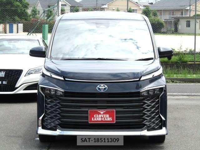 Toyota VOXY HYBRID 2023-01 8102367-18