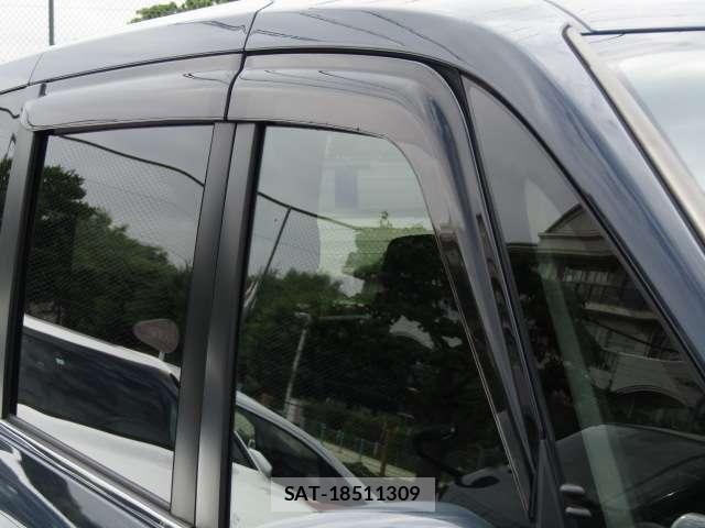 Toyota VOXY HYBRID 2023-01 8102367-21