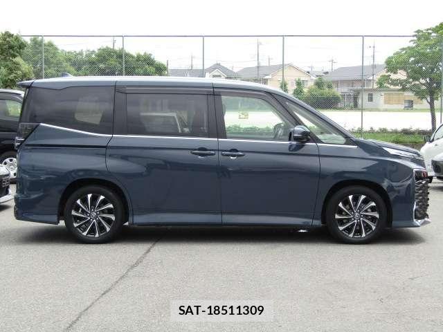 Toyota VOXY HYBRID 2023-01 8102367-25