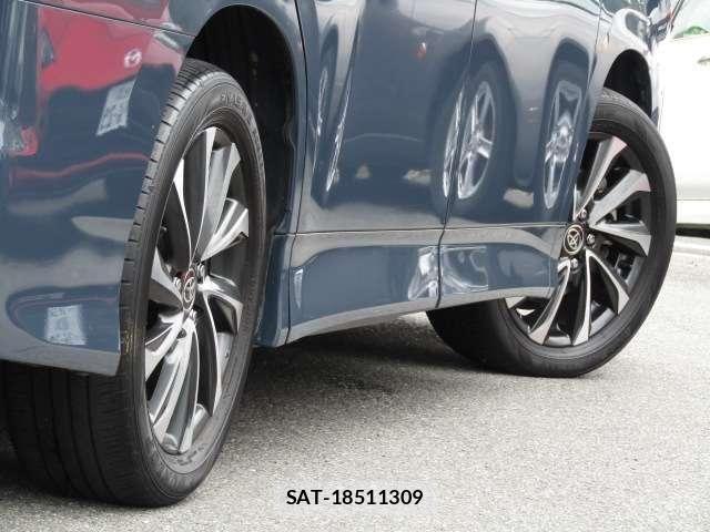 Toyota VOXY HYBRID 2023-01 8102367-27