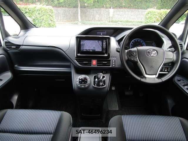 Toyota VOXY HYBRID 2016-02 8247001-10