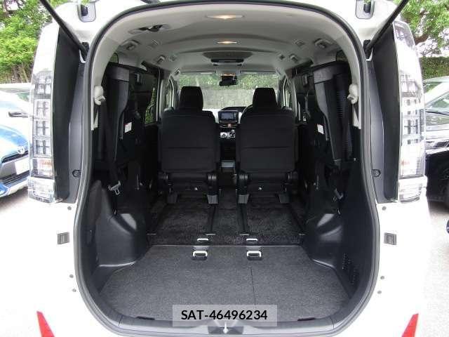 Toyota VOXY HYBRID 2016-02 8247001-11