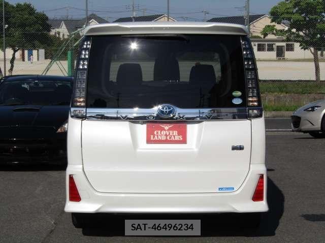 Toyota VOXY HYBRID 2016-02 8247001-19