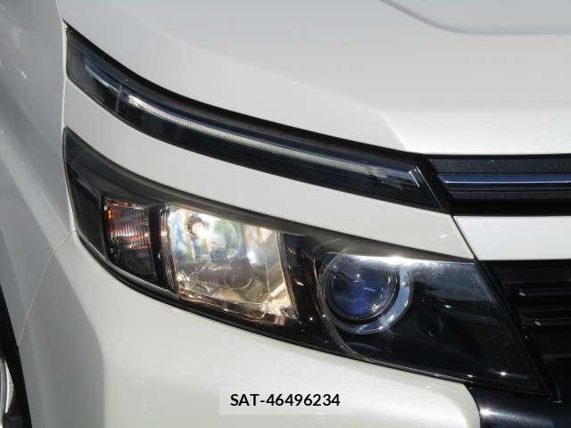 Toyota VOXY HYBRID 2016-02 8247001-22