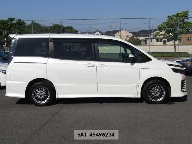 Toyota VOXY HYBRID 2016-02 8247001-24