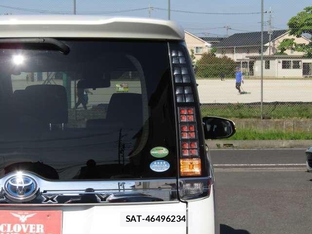Toyota VOXY HYBRID 2016-02 8247001-27