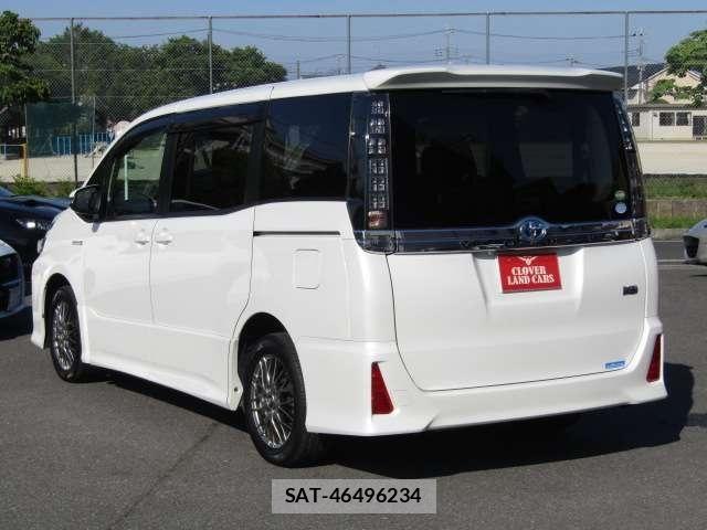 Toyota VOXY HYBRID 2016-02 8247001-29