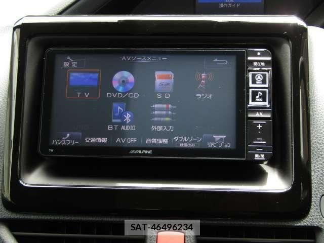Toyota VOXY HYBRID 2016-02 8247001-3