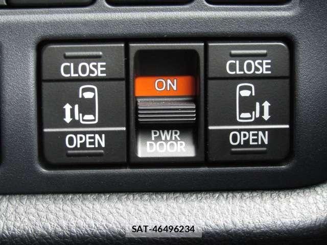 Toyota VOXY HYBRID 2016-02 8247001-7