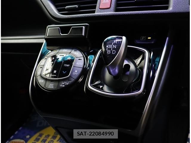 Toyota VOXY HYBRID 2020-07 8317771-8