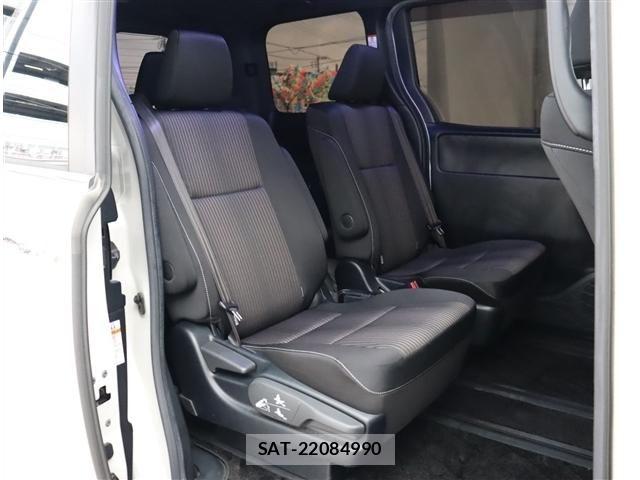 Toyota VOXY HYBRID 2020-07 8317771-12